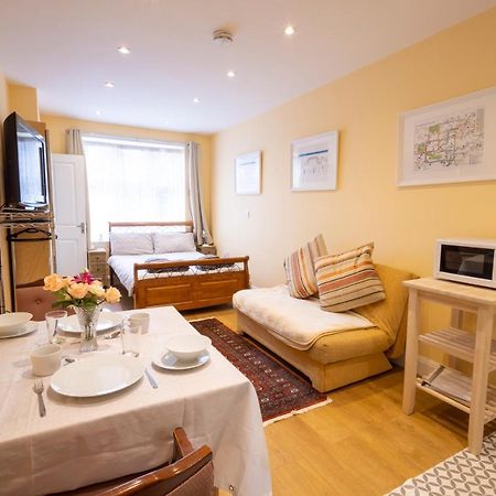 London Vegetarian Smoke & Pet Free En-Suite With Ev Parking Edgware Екстериор снимка