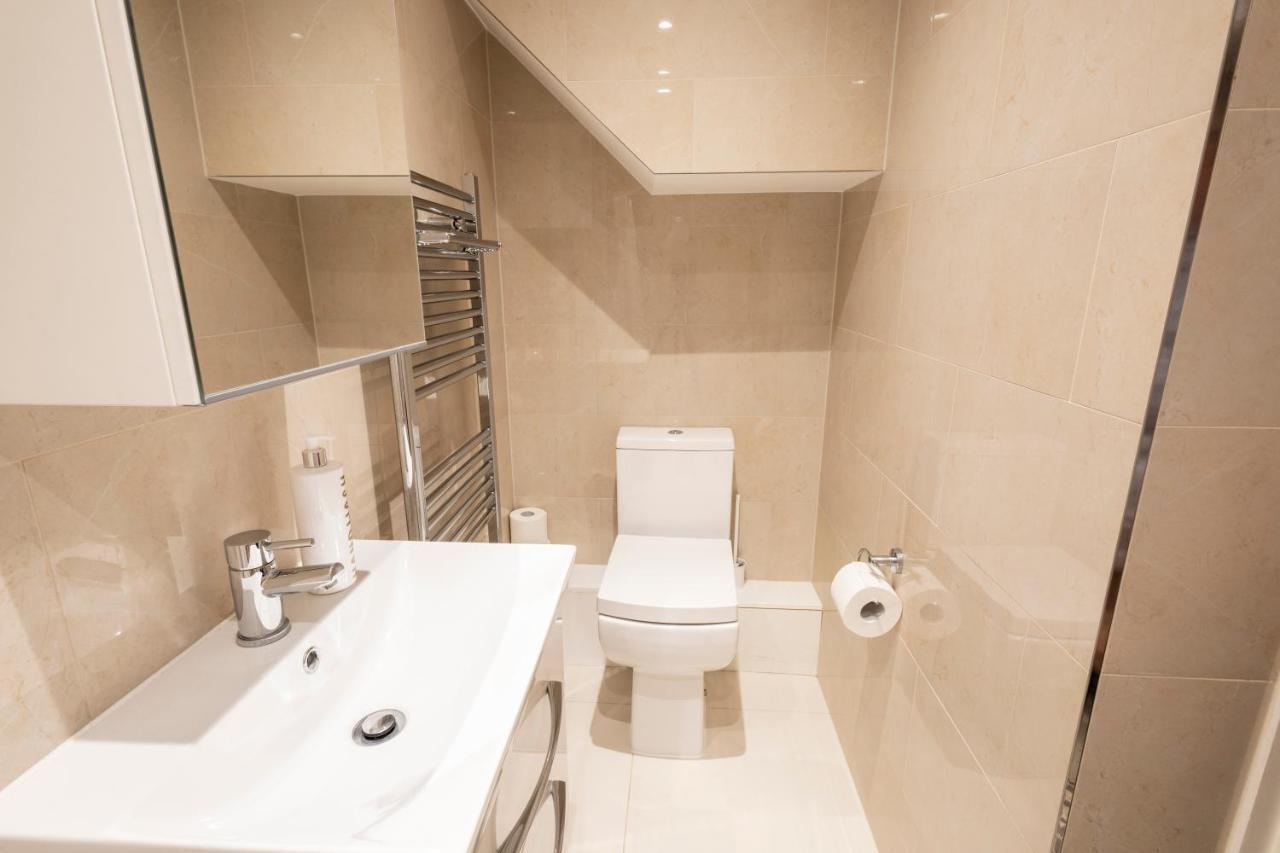 London Vegetarian Smoke & Pet Free En-Suite With Ev Parking Edgware Екстериор снимка