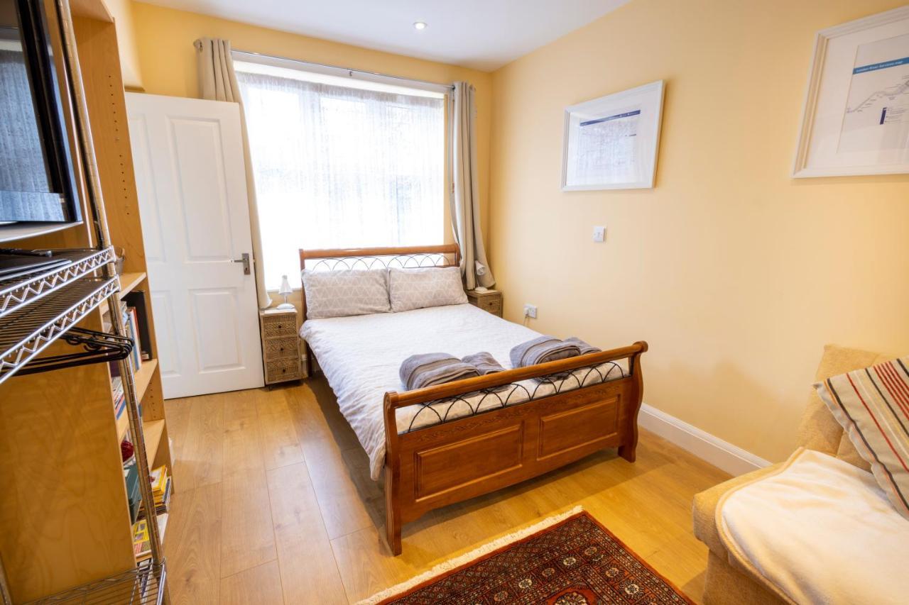 London Vegetarian Smoke & Pet Free En-Suite With Ev Parking Edgware Екстериор снимка