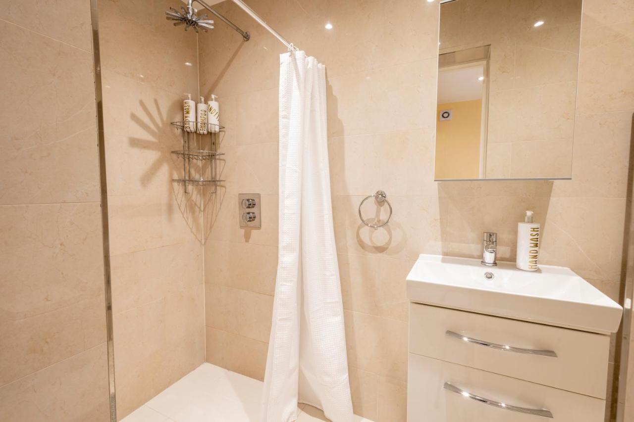 London Vegetarian Smoke & Pet Free En-Suite With Ev Parking Edgware Екстериор снимка