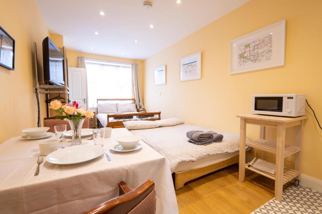 London Vegetarian Smoke & Pet Free En-Suite With Ev Parking Edgware Екстериор снимка
