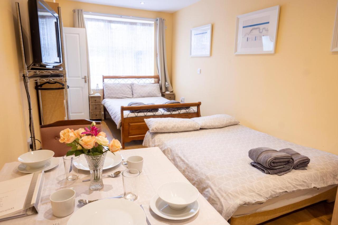 London Vegetarian Smoke & Pet Free En-Suite With Ev Parking Edgware Екстериор снимка