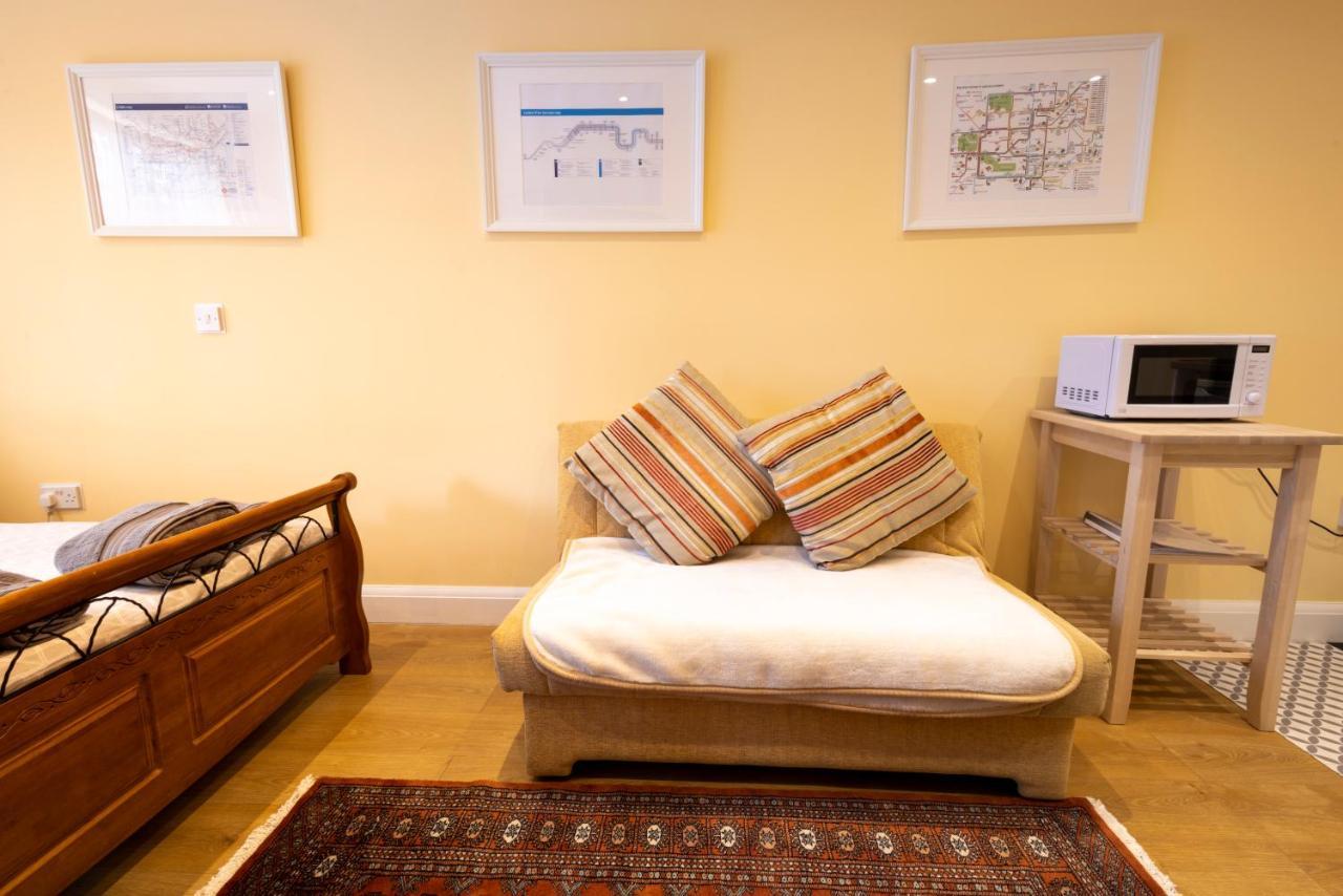 London Vegetarian Smoke & Pet Free En-Suite With Ev Parking Edgware Екстериор снимка