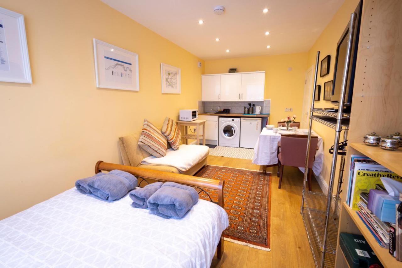 London Vegetarian Smoke & Pet Free En-Suite With Ev Parking Edgware Екстериор снимка