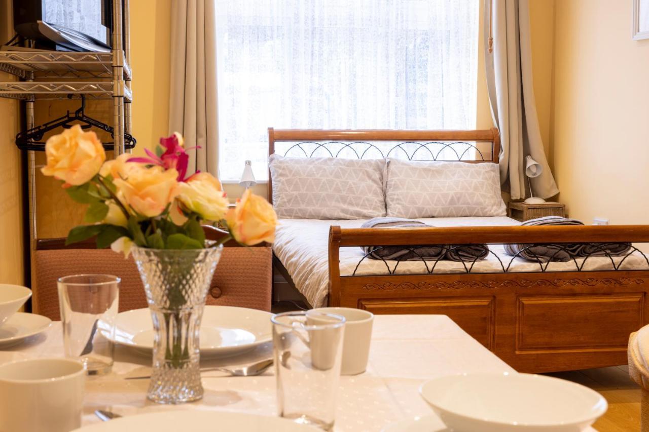 London Vegetarian Smoke & Pet Free En-Suite With Ev Parking Edgware Екстериор снимка