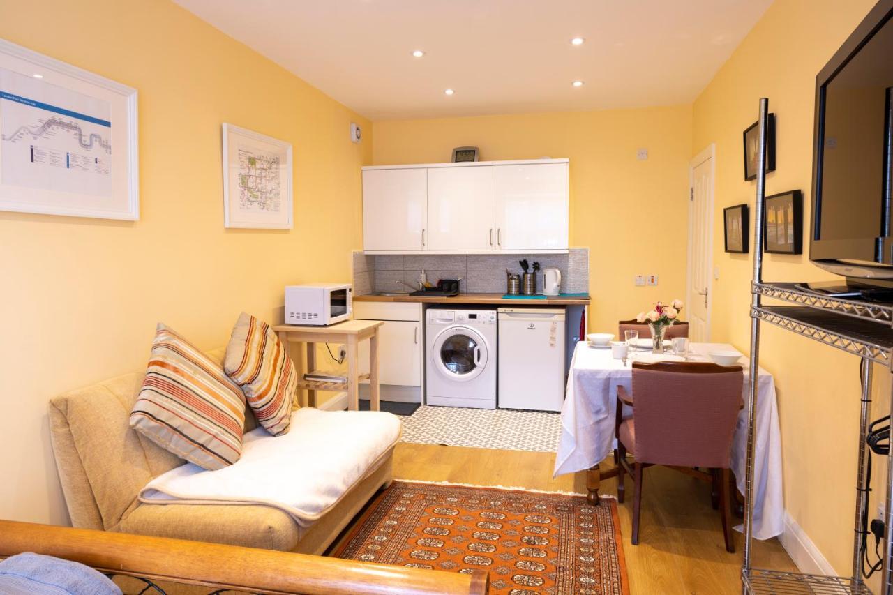 London Vegetarian Smoke & Pet Free En-Suite With Ev Parking Edgware Екстериор снимка