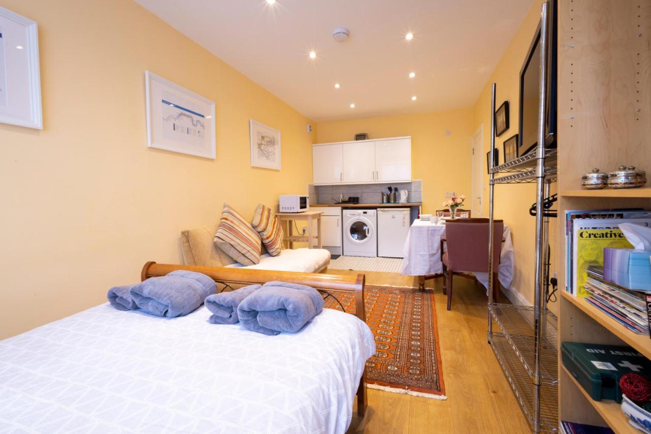 London Vegetarian Smoke & Pet Free En-Suite With Ev Parking Edgware Екстериор снимка
