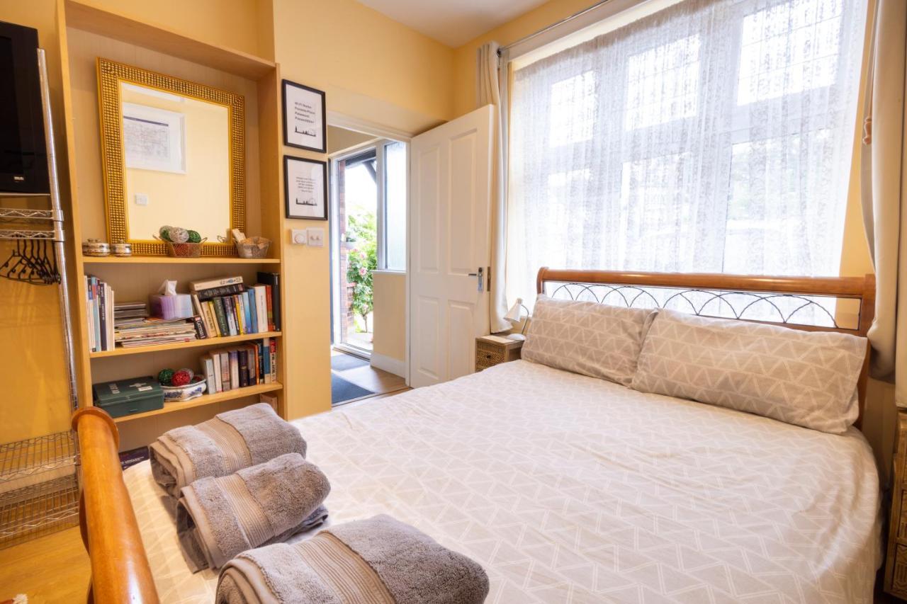 London Vegetarian Smoke & Pet Free En-Suite With Ev Parking Edgware Екстериор снимка