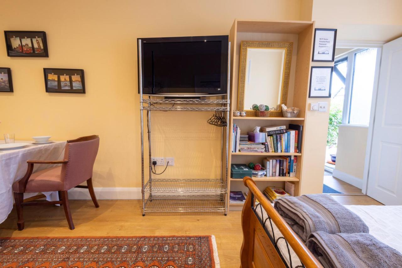 London Vegetarian Smoke & Pet Free En-Suite With Ev Parking Edgware Екстериор снимка