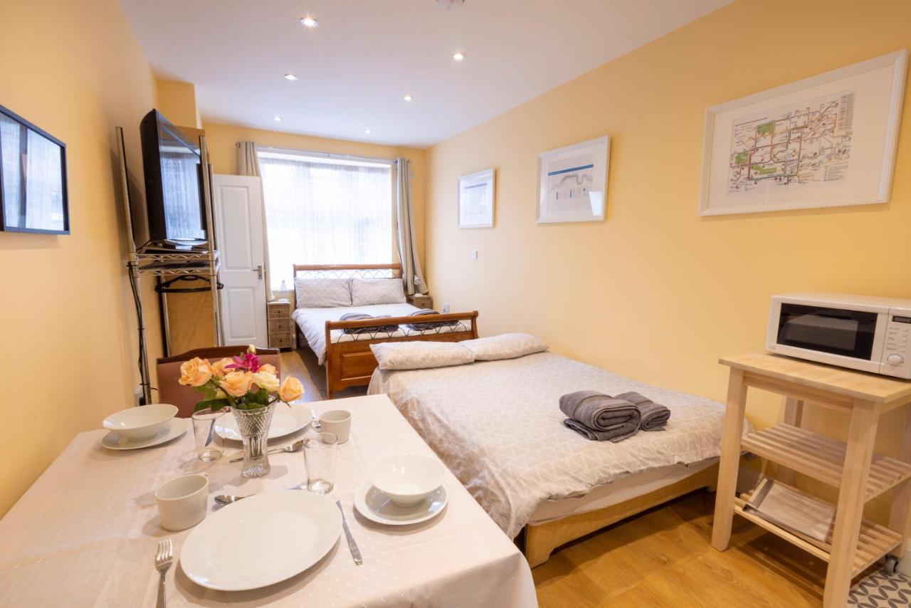 London Vegetarian Smoke & Pet Free En-Suite With Ev Parking Edgware Екстериор снимка