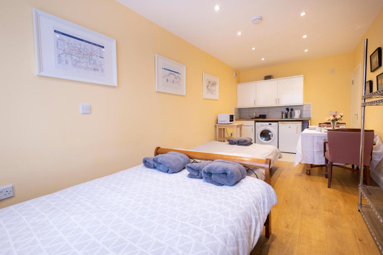 London Vegetarian Smoke & Pet Free En-Suite With Ev Parking Edgware Екстериор снимка