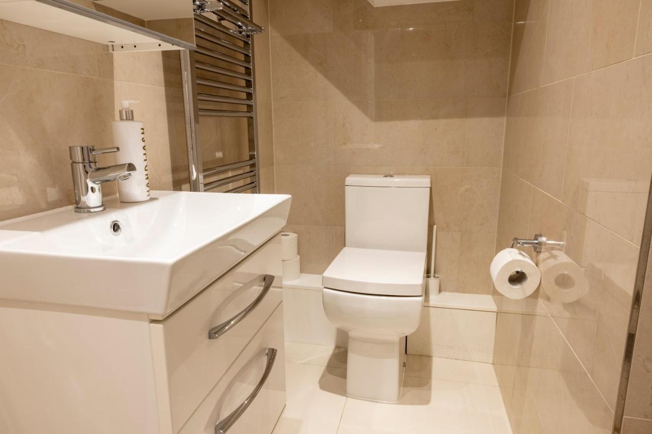 London Vegetarian Smoke & Pet Free En-Suite With Ev Parking Edgware Екстериор снимка