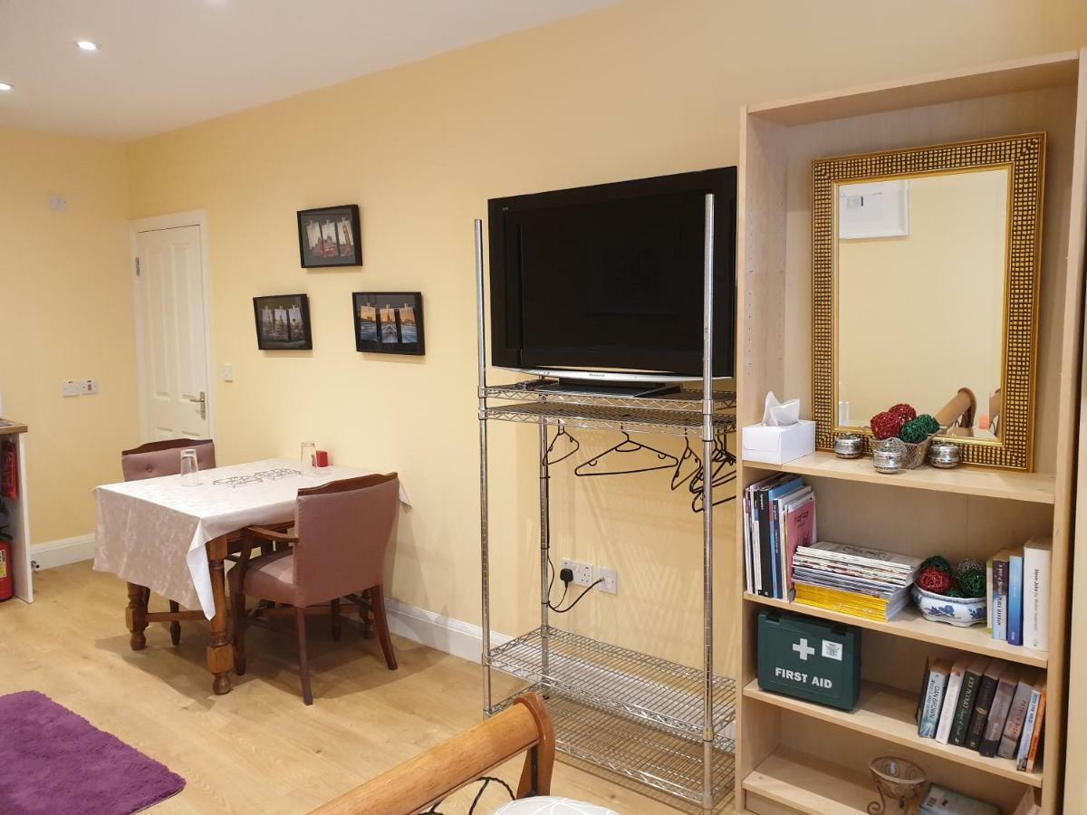 London Vegetarian Smoke & Pet Free En-Suite With Ev Parking Edgware Екстериор снимка